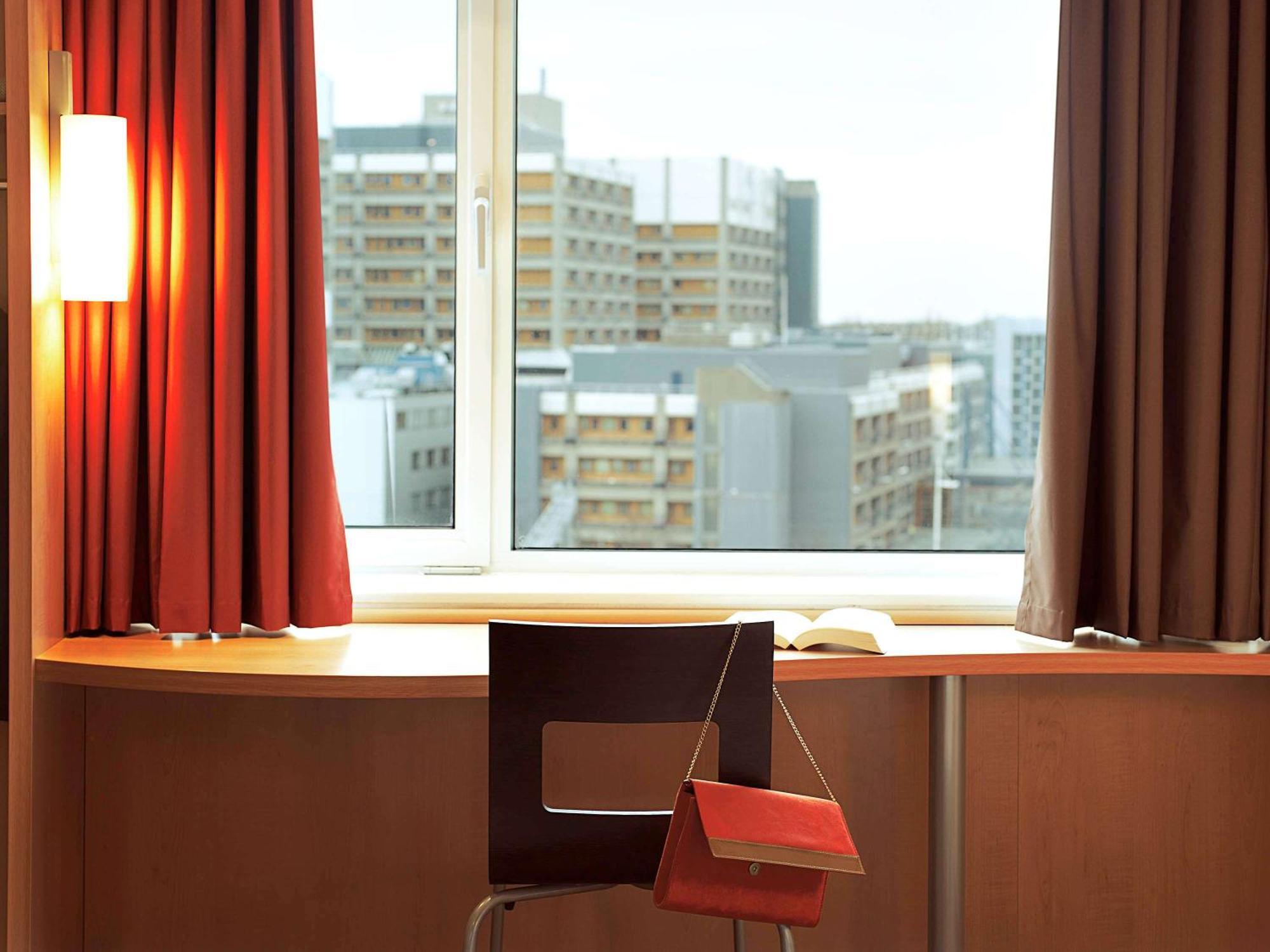 Ibis Paris Porte D'Orleans Montrouge Exteriör bild