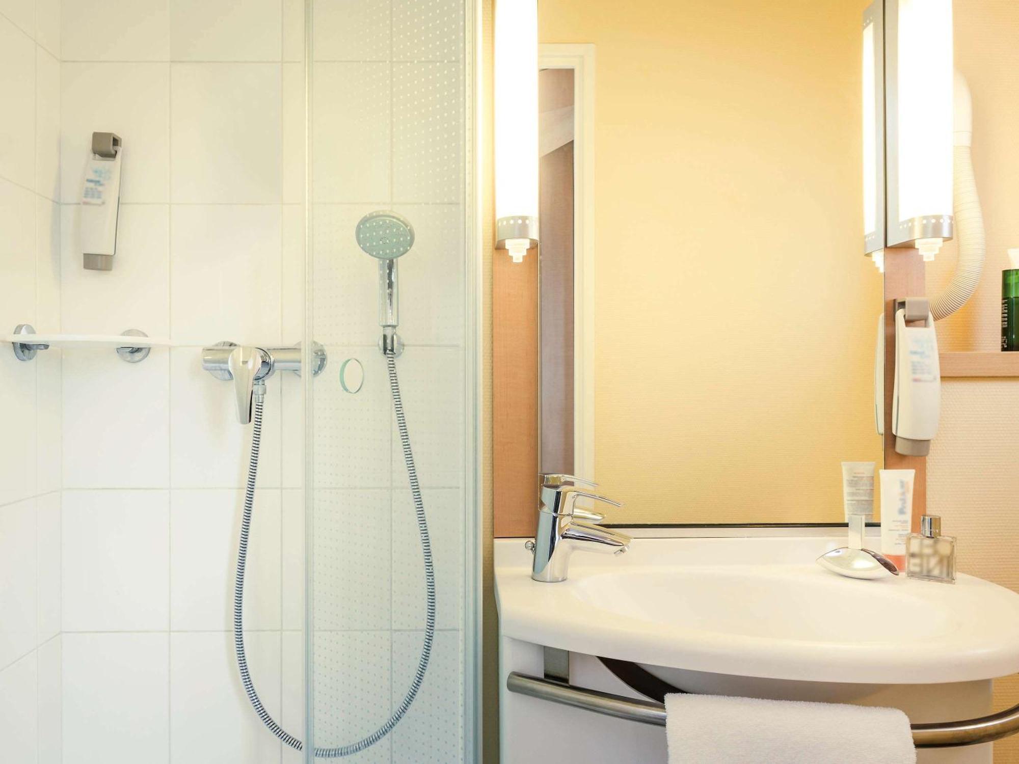 Ibis Paris Porte D'Orleans Montrouge Exteriör bild